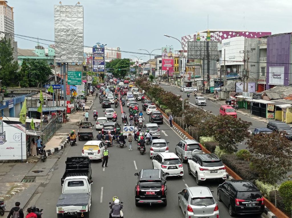 Polisi Sebut Kecepatan Kendaraan Meningkat di Hari Kedua Uji Coba Gage Depok Polisi Sebut Kecepatan Kendaraan Meningkat di Hari Kedua Uji Coba Gage Depok