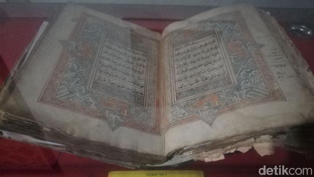 Masya Allah, Indahnya Al-Quran Tulisan Tangan Abad 19 di Sumedang
