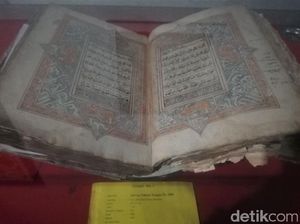 Masya Allah, Indahnya Al-Quran Tulisan Tangan Abad 19 di Sumedang