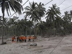 Erupsi Gunung Semeru, Warga Diimbau Waspada Guguran Lava di Aliran Sungai