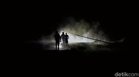 Potret Desa di Lumajang Gelap Gulita Usai Gunung Semeru Erupsi Potret Desa di Lumajang Gelap Gulita Usai Gunung Semeru Erupsi