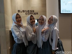 Putih Abu Abu di Antara Konser dan Web Series