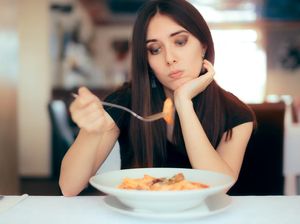 Sedang Tak Selera Makan? 5 Hal Ini Bisa Jadi Penyebabnya Sedang Tak Selera Makan? 5 Hal Ini Bisa Jadi Penyebabnya