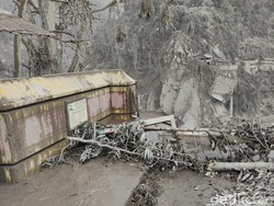 Penampakan Jembatan Lumajang-Malang yang Putus Diterjang Banjir Lahar Semeru