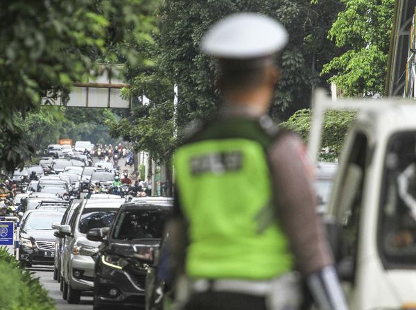 Suasana Jalan Margonda Raya Depok Saat Ganjil-Genap Diuji Coba