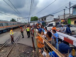 Warga Ungkap Detik-detik KRL Anjlok di Dekat Stasiun Sudimara