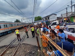 Lalu Lintas di Stasiun Sudimara Lancar Setelah KRL Anjlok Dievakuasi