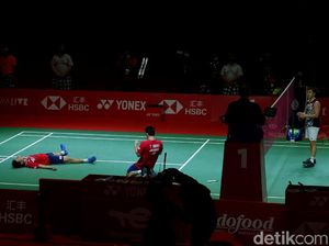 Semringahnya HokiKoba, Piring Juara, dan Gel Rambut Semringahnya HokiKoba, Piring Juara, dan Gel Rambut