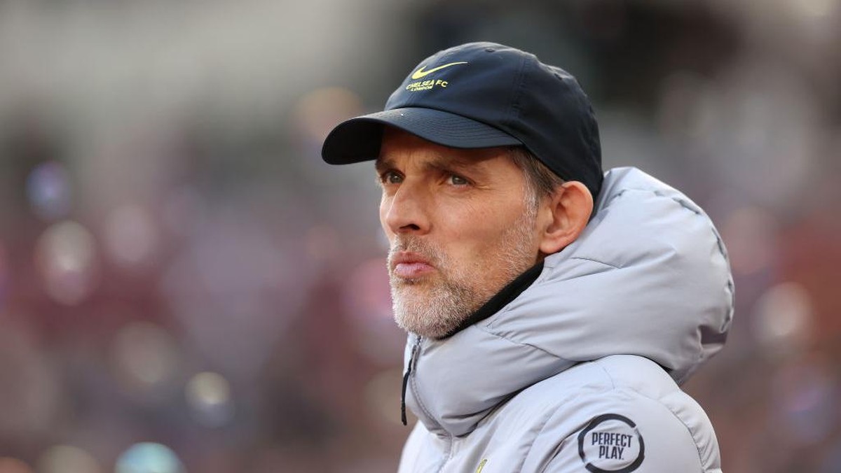 Tuchel mengevaluasi penampilan Chelsea usai kalah dari West Ham. Foto: Getty Images/Alex Pantling