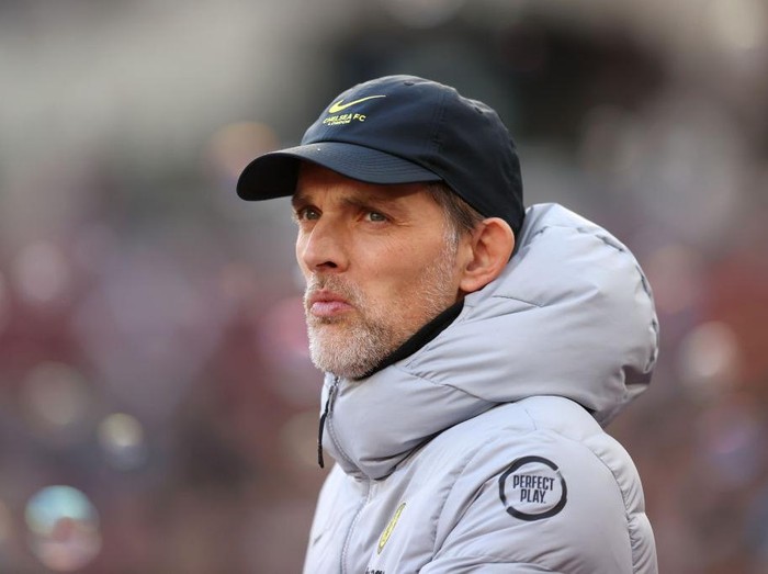 LONDON, ENGLAND - DECEMBER 04: Thomas Tuchel, Manager of Chelsea looks on prior to the Premier League match between West Ham United and Chelsea at London Stadium on December 04, 2021 in London, England. (Photo by Alex Pantling/Getty Images)