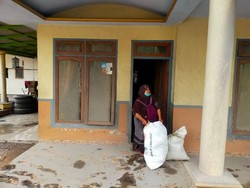 Wagira dan Suaminya Lari dari Kejaran Awan Erupsi Semeru Sejauh 1 Km