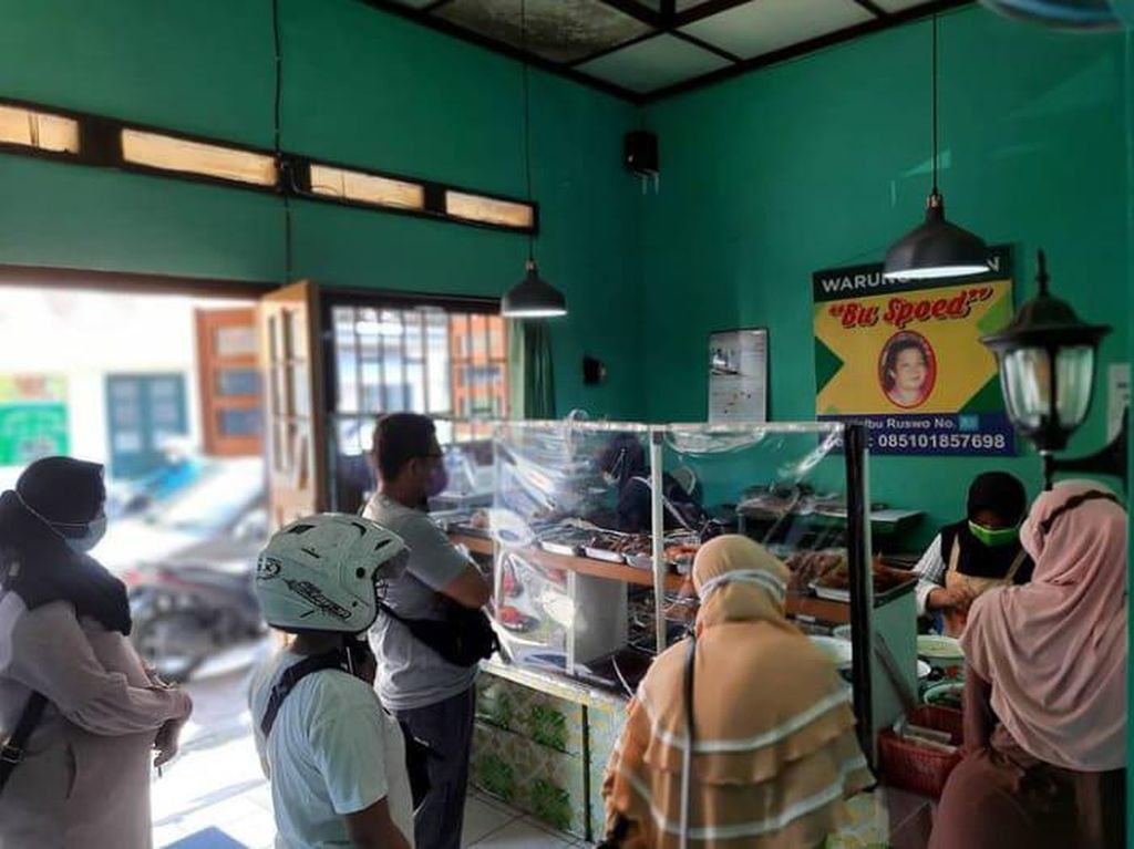 Mau Jajan di Warung Berusia 1 Abad, Jangan Datang Lewat Jam 12 Siang Mau Jajan di Warung Berusia 1 Abad, Jangan Datang Lewat Jam 12 Siang