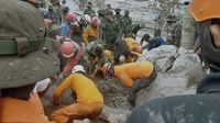 Momen Tim SAR Temukan 3 Jenazah Korban Erupsi Gunung Semeru