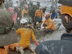 Tim SAR Gabungan Dibagi 3 Regu untuk Cari Korban Erupsi Gunung Semeru