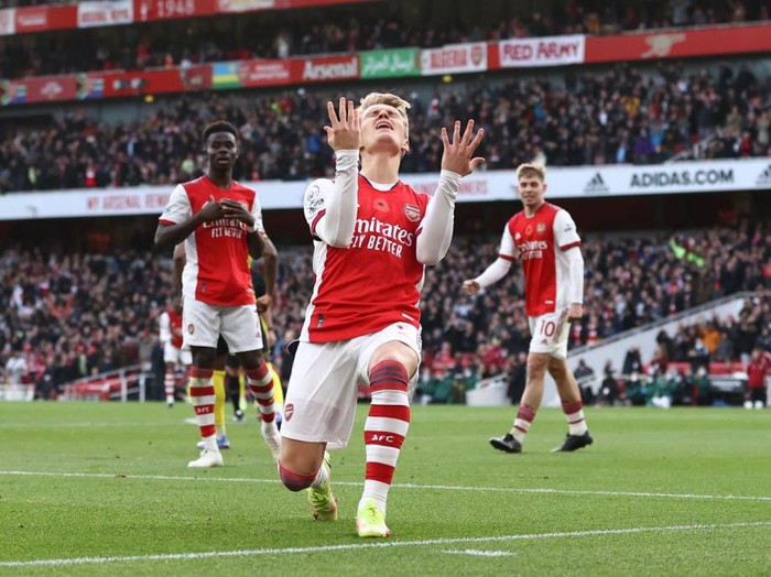 LONDON, ENGLAND - AUGUST 22: Gabriel Martinelli of Arsenal in action during the Premier League match between Arsenal  and  Chelsea at Emirates Stadium on August 22, 2021 in London, England. (Photo by Michael Regan/Getty Images)