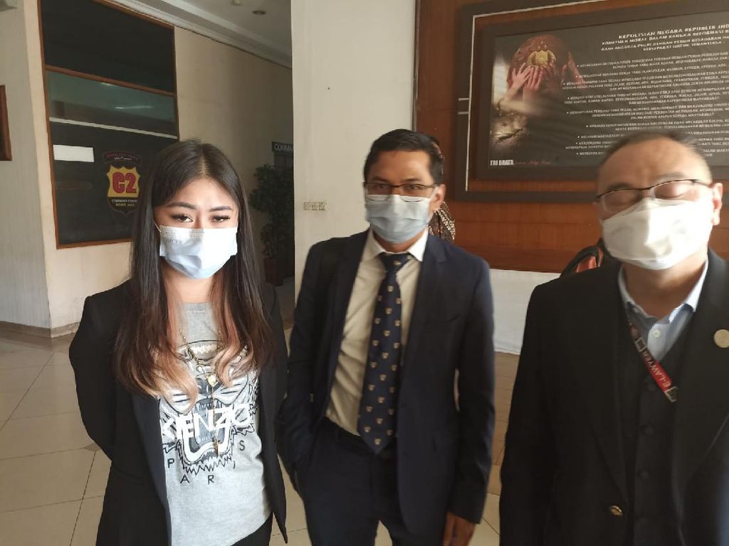 Asa Ayu Thalia agar Laporan Anak Ahok Diperlakukan Sama Asa Ayu Thalia agar Laporan Anak Ahok Diperlakukan Sama