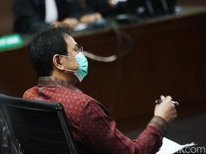 Di Sidang, Azis Syamsuddin Singgung Eks Bupati Kukar Rita Bawa HP di Lapas Di Sidang, Azis Syamsuddin Singgung Eks Bupati Kukar Rita Bawa HP di Lapas
