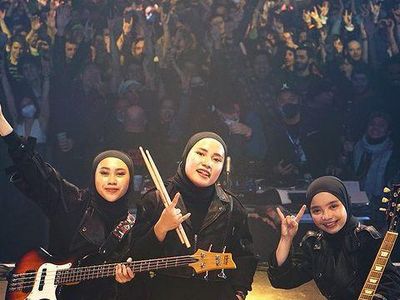 Band Metal Hijaber Asal Garut Ini Curi Perhatian Saat Konser di Eropa