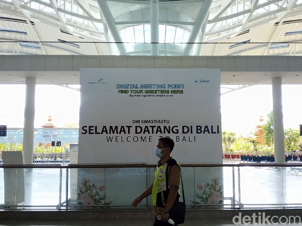 4 Pesawat Gagal Mendarat di Bali Gegara Cuaca Buruk 4 Pesawat Gagal Mendarat di Bali Gegara Cuaca Buruk
