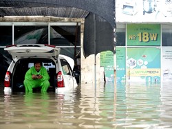 Jangan Panik! Begini Cara Klaim Asuransi Mobil Kena Banjir