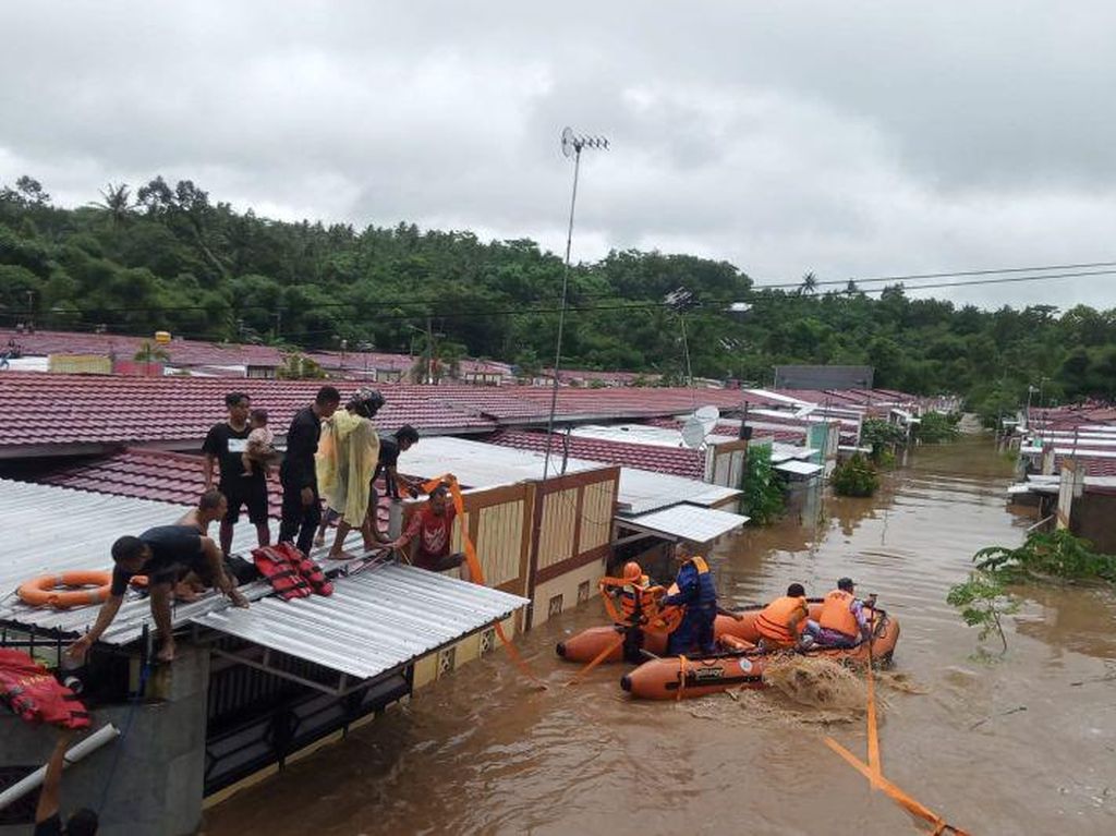 Perumahan di Lombok Barat Banjir hingga 2 Meter, Ratusan KK Mengungsi