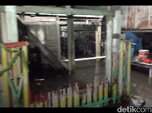 Banjir Rob Rendam 100 Rumah Warga di Polman Sulbar