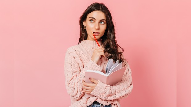 Berbagai manfaat bicara sendiri atau self talk secara psikologis/freepik/lookstudio Bicara sendiri bissa meningkatkan memori.