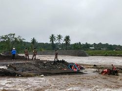 Penampakan Banjir Soppeng Dipicu Cuaca Ekstrem hingga 2 Rumah Hanyut