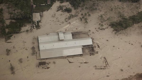 Foto Udara Dampak Erupsi Gunung Semeru