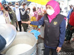 Khofifah Jamin Pengungsi Erupsi Semeru Dapat Penanganan Terbaik