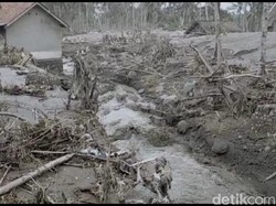 Selain Suara Gemuruh dari Semeru, Ada Imbauan Waspada Air Bawa Material Batu Turun