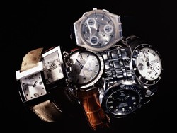 Malaysia Sita Ratusan Jam Tangan Gara-gara Simbol LGBT