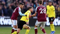 Jorginho dikabarkan juga mengalami cedera panggul, namun masih bisa bermain. Hanya saja, gelandang tengah itu harus menahan rasa sakit di lapangan (Getty Images/Alex Pantling)