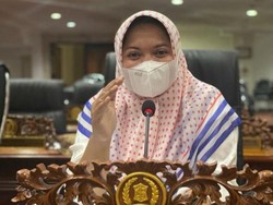 Lurah & Camat di Surabaya Diminta Sosialisasikan Program Wali Kota