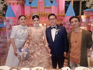 Princess PIK Klaviera Menikah, Tak Terima Angpau dan Kado dari Tamu Princess PIK Klaviera Menikah, Tak Terima Angpau dan Kado dari Tamu