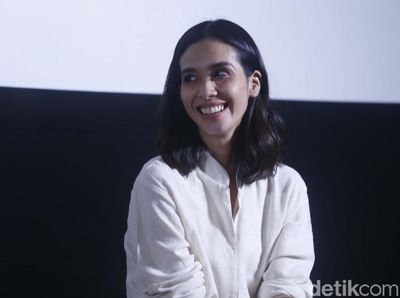 Senyum Manis Marsha Timothy yang Bikin Deg-degan