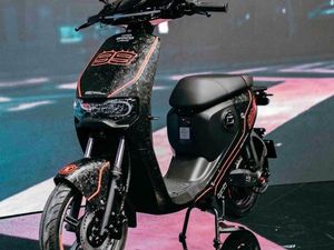 Dijual Terbatas, Ini Motor Listrik Edisi Spesial Jorge Lorenzo