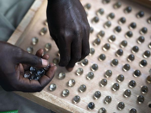 Unik! Negara Gambia Pakai Kelereng untuk Pemilihan Presiden