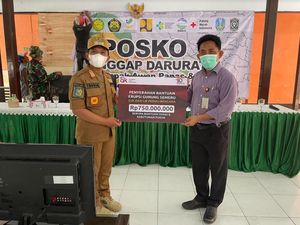 OJK-IJK Kirim Bantuan Uang & Sembako ke Korban Erupsi Gunung Semeru