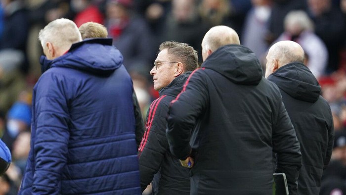 Manchester Uniteds manager Ralf Rangnick, centre, ahead the English Premier League soccer match between Manchester United and Crystal Palace at Old Trafford stadium in Manchester, England, Sunday, Dec. 5, 2021. (AP Photo/Jon Super)