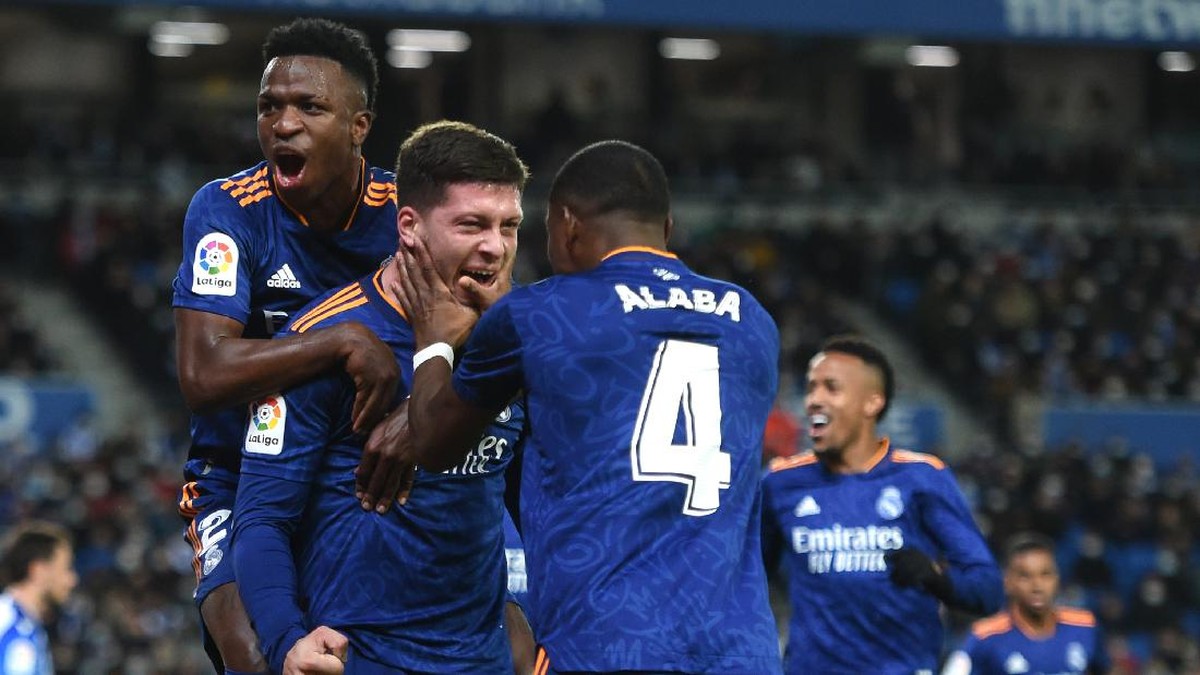 Carlo Ancelotti yakin Real Madrid bisa bersaing dengan Liverpool, Manchester City, dan Bayern Muinch untuk gelar Liga Champions musim ini. (Foto: Getty Images/Juan Manuel Serrano Arce)