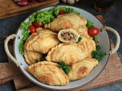 Resep Pembaca: Resep Pastel Lapis Isi Tongkol Kecombrang yang Renyah