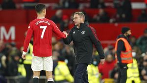 Foto Kerja Keras Cristiano Ronaldo, Rangnick pun Salut
