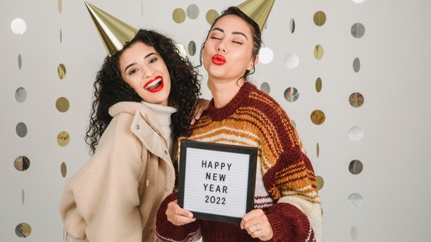 Membuat studio foto di dalam rumah untuk rayakan tahun baru