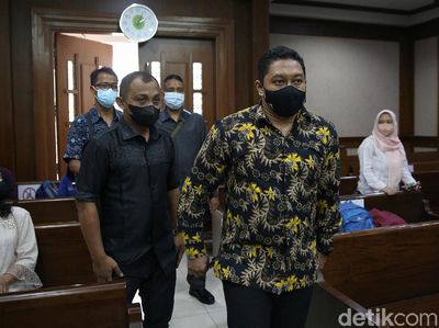 Potret AKP Robin Dituntut 12 Tahun Bui