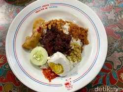 Uenake Rek! Nasi Langgi dan Tahu Telur Diracik Pakai Resep 1956