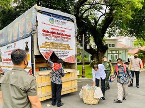 Warga Karo Pengirim Jeruk 1 Truk ke Istana Bakal Bangun Patung Jokowi Warga Karo Pengirim Jeruk 1 Truk ke Istana Bakal Bangun Patung Jokowi
