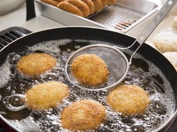 7 Minyak Goreng Paling Sehat untuk Masak, Ini Daftarnya!