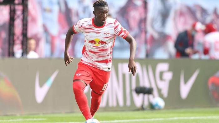 LEIPZIG, GERMANY - SEPTEMBER 25: Amadou Haidara of Leipzig during the Bundesliga match between RB Leipzig and Hertha BSC at Red Bull Arena on September 25, 2021 in Leipzig, Germany. (Photo by Alexander Hassenstein/Getty Images)