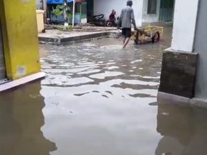 Pulau Kelapa Kepulauan Seribu Diterjang Banjir Rob